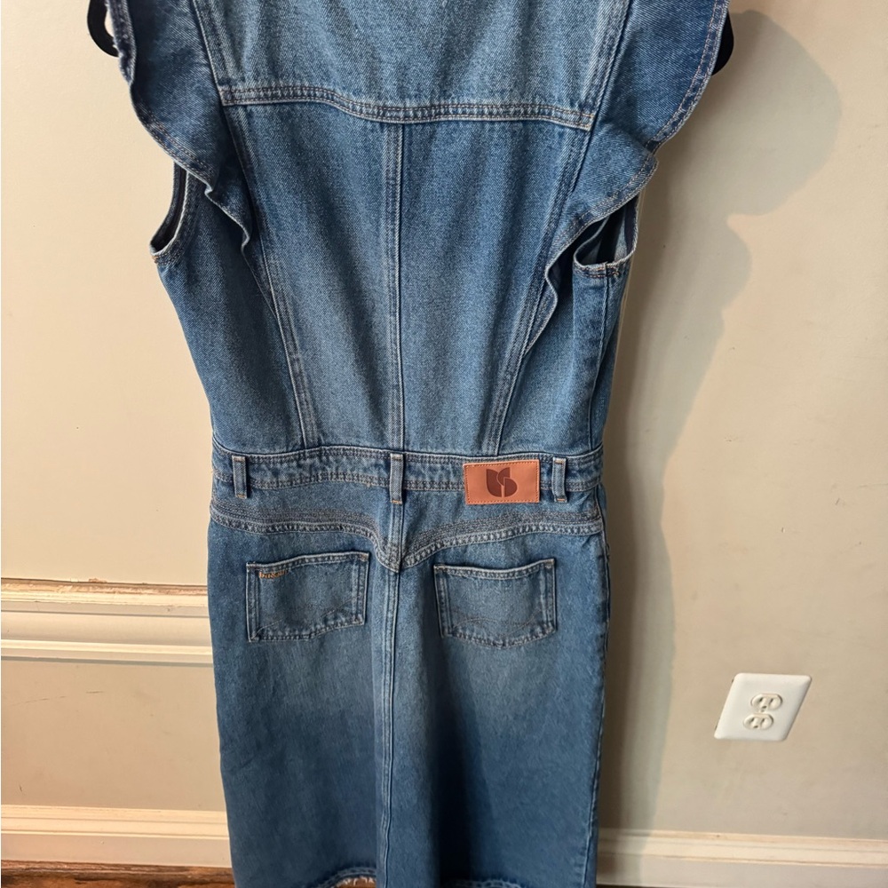 Denim  BASH Sleeveless Dress with Ruffle Sleeves new in a size small - Picture 3 of 10